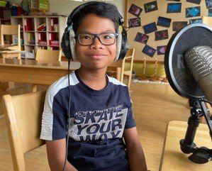 Magnus (10) spricht mit Sandra über Skijöring.